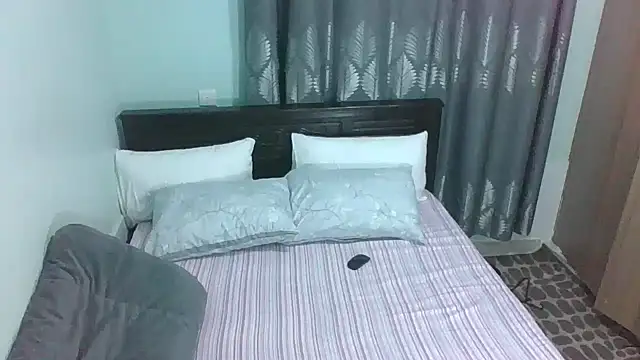 Snapshot of Darkberry chatting on November 4, 2025, 11:08 pm Darkberry online show from November 4, 2025, 11:08 pm