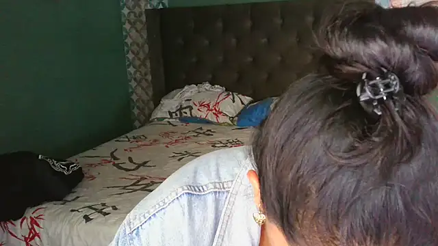 Snapshot of almaswan1 chatting on October 14, 2025, 3:34 pm almaswan1 online show from October 14, 2025, 3:34 pm