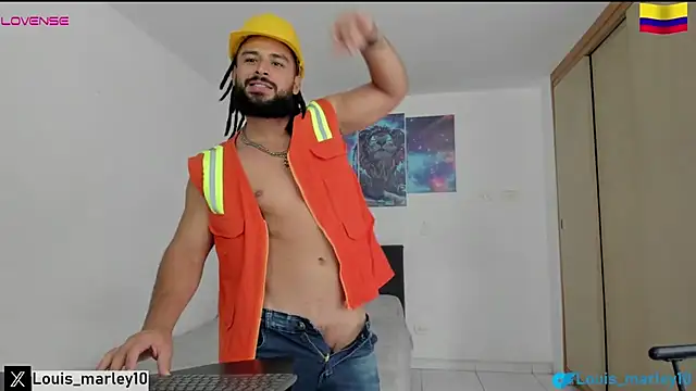 Snapshot of Louis_marley__ chatting on October 18, 2025, 8:00 pm Louis marley online show from October 18, 2025, 8:00 pm