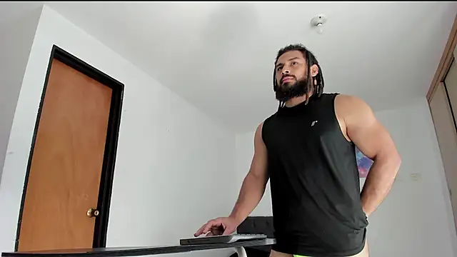 Snapshot of Louis_marley__ chatting on November 17, 2025, 2:43 pm Louis marley online show from November 17, 2025, 2:43 pm