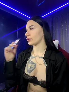 Queen of pain online show from December 4, 2025, 6:01 am