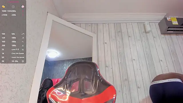 Snapshot of DominicSccott chatting on November 19, 2025, 1:00 pm DominicSccott online show from November 19, 2025, 1:00 pm