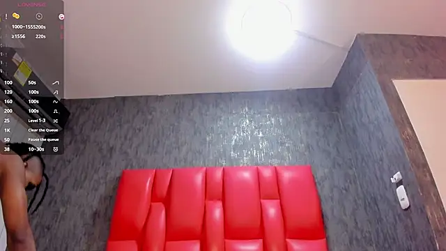 Snapshot of DominicSccott chatting on December 5, 2025, 1:21 pm DominicSccott online show from December 5, 2025, 1:21 pm