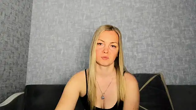 iam Venus online show from May 6, 2026, 3:27 pm