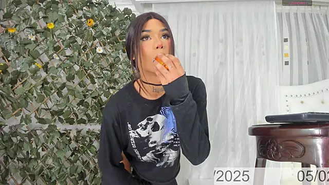 BunnyHotsx online show from February 5, 2025, 7:29 am