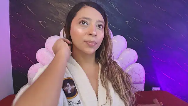 Snapshot of _MiaBrown_ chatting on April 22, 2026, 12:12 pm MiaBrown online show from April 22, 2026, 12:12 pm