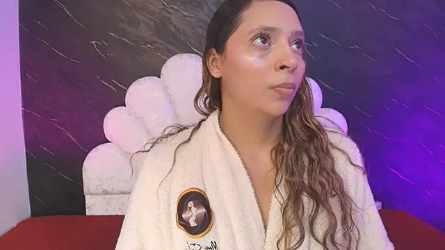 Snapshot of _MiaBrown_ chatting on April 8, 2026, 12:06 pm MiaBrown online show from April 8, 2026, 12:06 pm