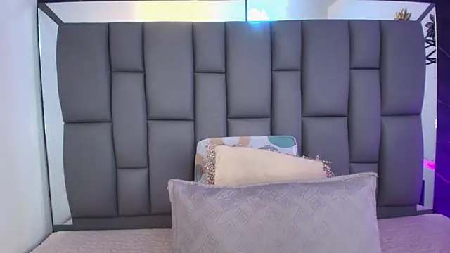  MiaBrown  online show from January 13, 2026, 12:09 pm