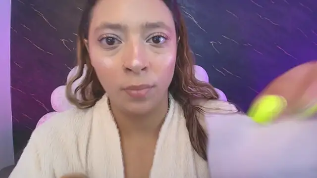 Snapshot of _MiaBrown_ chatting on April 29, 2026, 12:09 pm MiaBrown online show from April 29, 2026, 12:09 pm