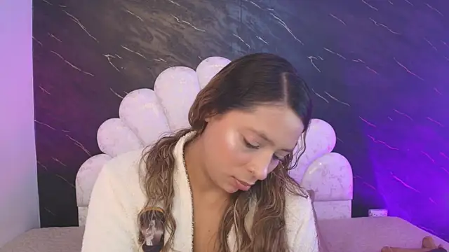 Snapshot of _MiaBrown_ chatting on April 20, 2026, 12:08 pm MiaBrown online show from April 20, 2026, 12:08 pm