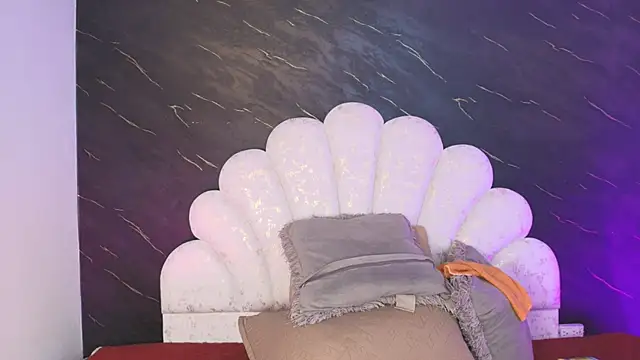  MiaBrown  online show from March 17, 2026, 12:08 pm