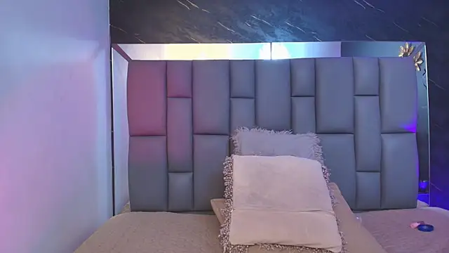  MiaBrown  online show from October 8, 2025, 12:07 pm