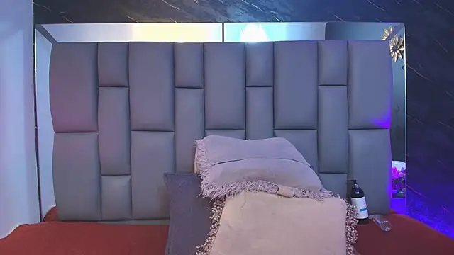  MiaBrown  online show from October 9, 2025, 12:06 pm