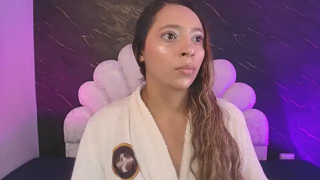 Snapshot of _MiaBrown_ chatting on May 1, 2026, 12:10 pm MiaBrown online show from May 1, 2026, 12:10 pm
