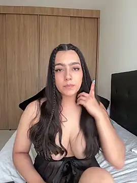 Snapshot of Nicollemays chatting on May 15, 2026, 5:11 pm Nicollemays online show from May 15, 2026, 5:11 pm