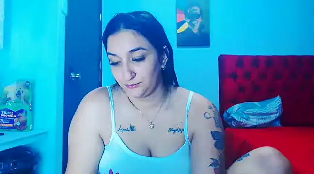 Snapshot of liz_dirty chatting on January 6, 2025, 2:15 am liz dirty online show from January 6, 2025, 2:15 am