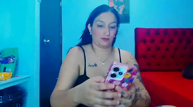 Snapshot of liz_dirty chatting on January 14, 2025, 10:44 pm liz dirty online show from January 14, 2025, 10:44 pm