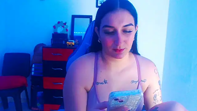 Snapshot of liz_dirty chatting on November 19, 2025, 10:43 pm liz dirty online show from November 19, 2025, 10:43 pm