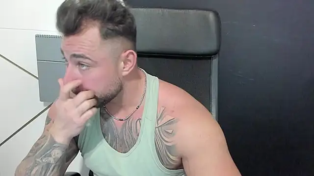 Snapshot of DuncanStone chatting on March 4, 2025, 5:00 am DuncanStone online show from March 4, 2025, 5:00 am