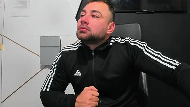 Snapshot of DuncanStone chatting on December 5, 2025, 4:44 am DuncanStone online show from December 5, 2025, 4:44 am