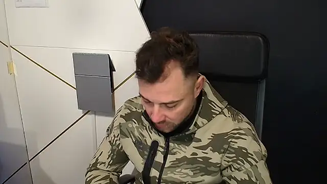 Snapshot of DuncanStone chatting on November 6, 2025, 5:33 am DuncanStone online show from November 6, 2025, 5:33 am