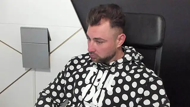 Snapshot of DuncanStone chatting on March 3, 2025, 8:41 am DuncanStone online show from March 3, 2025, 8:41 am