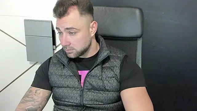 Snapshot of DuncanStone chatting on March 7, 2025, 6:02 am DuncanStone online show from March 7, 2025, 6:02 am