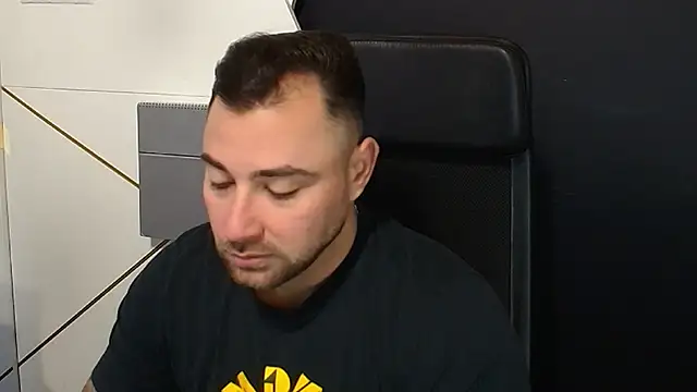 Snapshot of DuncanStone chatting on October 30, 2025, 5:06 am DuncanStone online show from October 30, 2025, 5:06 am