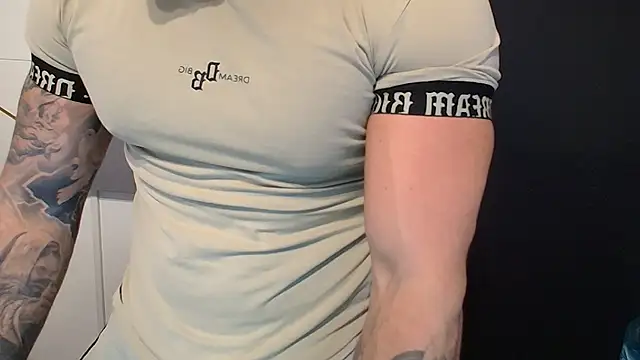 Snapshot of DuncanStone chatting on November 14, 2025, 5:33 am DuncanStone online show from November 14, 2025, 5:33 am