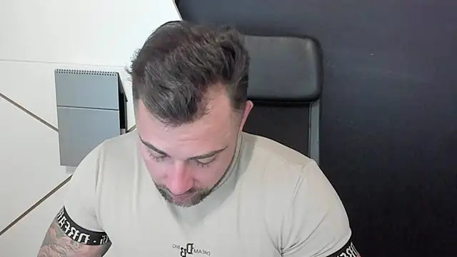 Snapshot of DuncanStone chatting on February 27, 2025, 2:32 pm DuncanStone online show from February 27, 2025, 2:32 pm