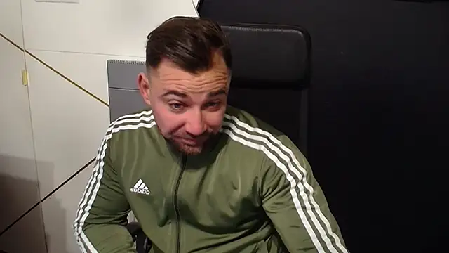 Snapshot of DuncanStone chatting on October 2, 2025, 4:05 am DuncanStone online show from October 2, 2025, 4:05 am