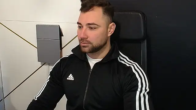 Snapshot of DuncanStone chatting on November 2, 2025, 5:23 am DuncanStone online show from November 2, 2025, 5:23 am