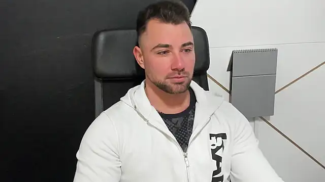 Snapshot of DuncanStone chatting on March 19, 2025, 5:08 am DuncanStone online show from March 19, 2025, 5:08 am