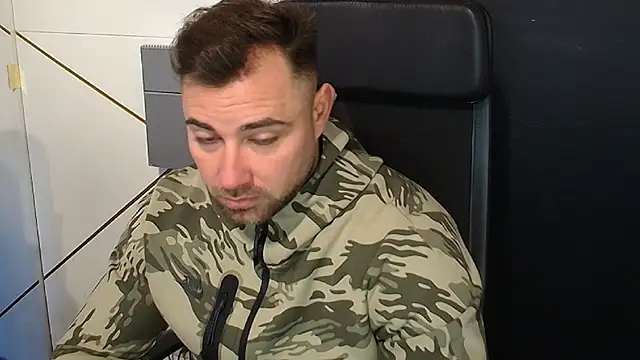 Snapshot of DuncanStone chatting on October 17, 2025, 5:11 am DuncanStone online show from October 17, 2025, 5:11 am