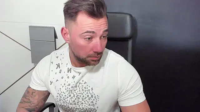 Snapshot of DuncanStone chatting on March 22, 2025, 8:40 am DuncanStone online show from March 22, 2025, 8:40 am