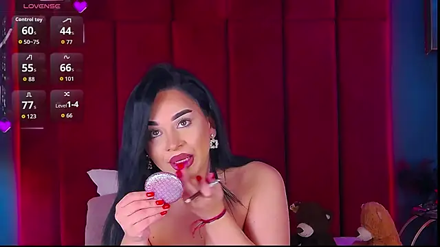 MadyLuxxx online show from November 19, 2025, 8:09 pm