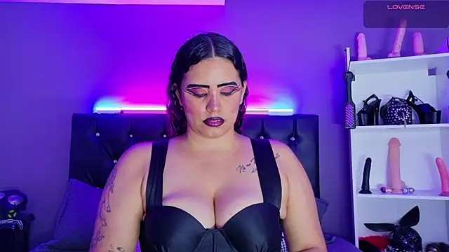 MariaGaitan online show from March 18, 2026, 5:03 pm