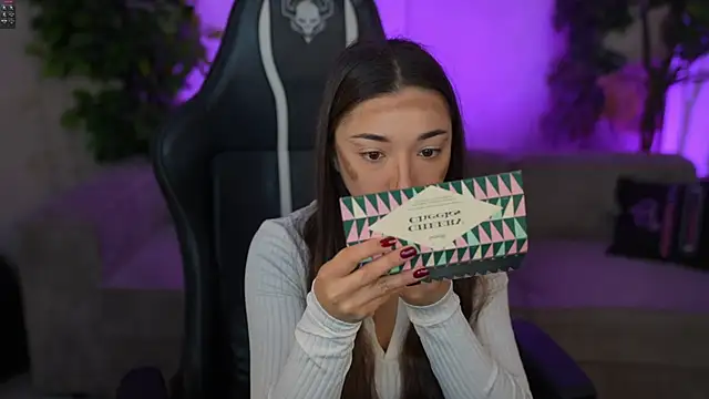 Snapshot of Jasmine_Flow chatting on November 15, 2025, 8:07 am Jasmine Flow online show from November 15, 2025, 8:07 am