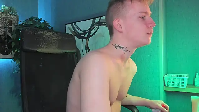 Snapshot of AlexxSweet chatting on November 9, 2025, 7:01 am AlexxSweet online show from November 9, 2025, 7:01 am