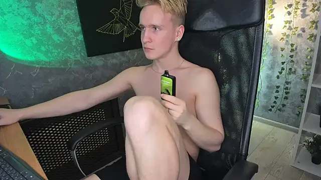 Snapshot of AlexxSweet chatting on January 18, 2025, 3:59 pm AlexxSweet online show from January 18, 2025, 3:59 pm