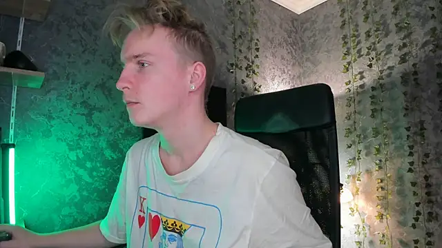 Snapshot of AlexxSweet chatting on November 27, 2025, 8:37 am AlexxSweet online show from November 27, 2025, 8:37 am