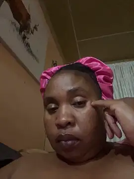 Snapshot of ZOQULUx chatting on March 21, 2025, 9:01 pm ZOQULUx online show from March 21, 2025, 9:01 pm