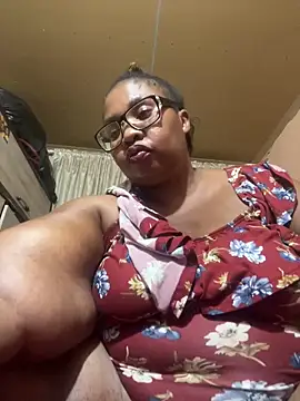 Snapshot of ZOQULUx chatting on March 13, 2025, 7:50 pm ZOQULUx online show from March 13, 2025, 7:50 pm