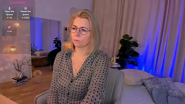 Snapshot of Annie_Light chatting on March 28, 2026, 8:26 am Annie Light online show from March 28, 2026, 8:26 am