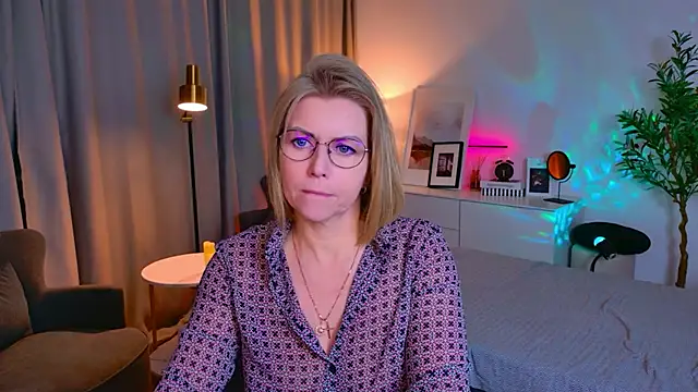 Snapshot of Annie_Light chatting on April 25, 2026, 8:39 am Annie Light online show from April 25, 2026, 8:39 am