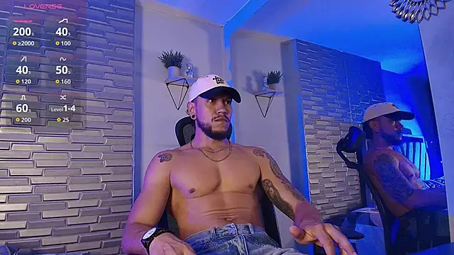 Snapshot of ARON_TAYLER01 chatting on June 16, 2026, 10:26 am ARON TAYLER01 online show from June 16, 2026, 10:26 am