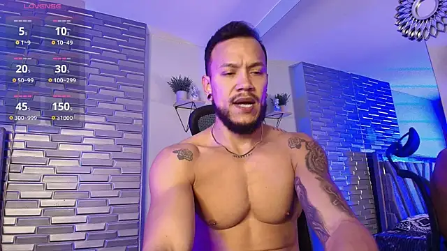 Snapshot of ARON_TAYLER01 chatting on March 22, 2026, 10:17 am ARON TAYLER01 online show from March 22, 2026, 10:17 am