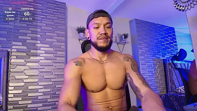 Snapshot of ARON_TAYLER01 chatting on March 20, 2026, 10:27 am ARON TAYLER01 online show from March 20, 2026, 10:27 am