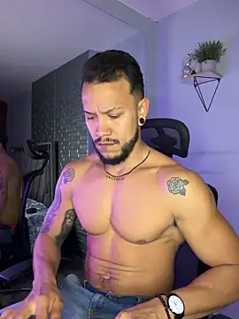 ARON TAYLER01 online show from December 4, 2025, 10:25 am