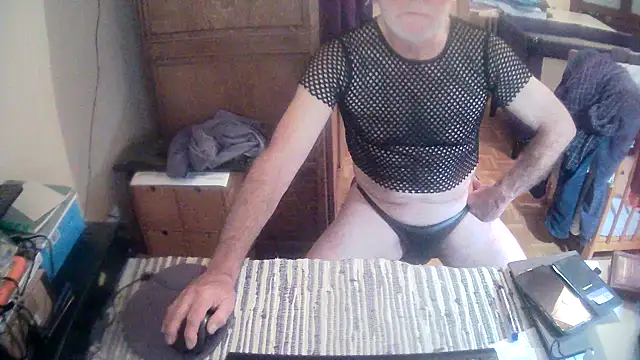 Snapshot of terrybare chatting on December 4, 2025, 7:13 pm terrybare online show from December 4, 2025, 7:13 pm